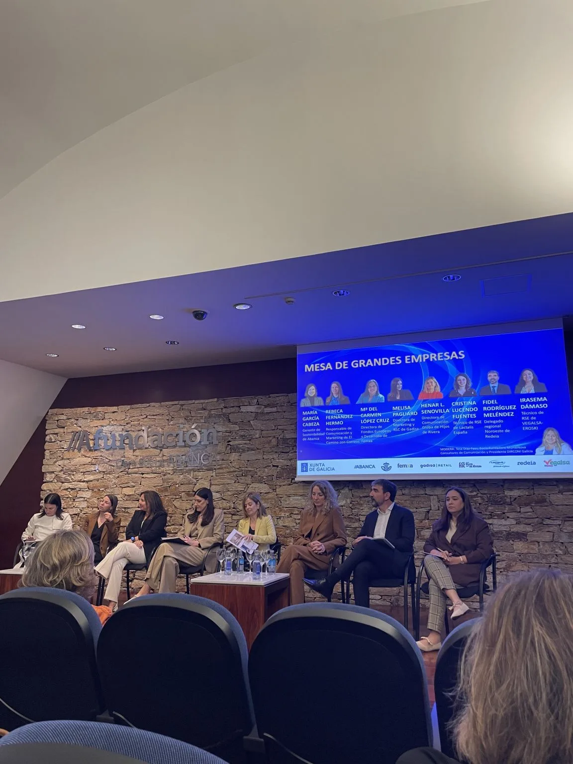 Large-companies panel at Jornadas Corresponsables Vigo 2026 in the Afundación conference hall